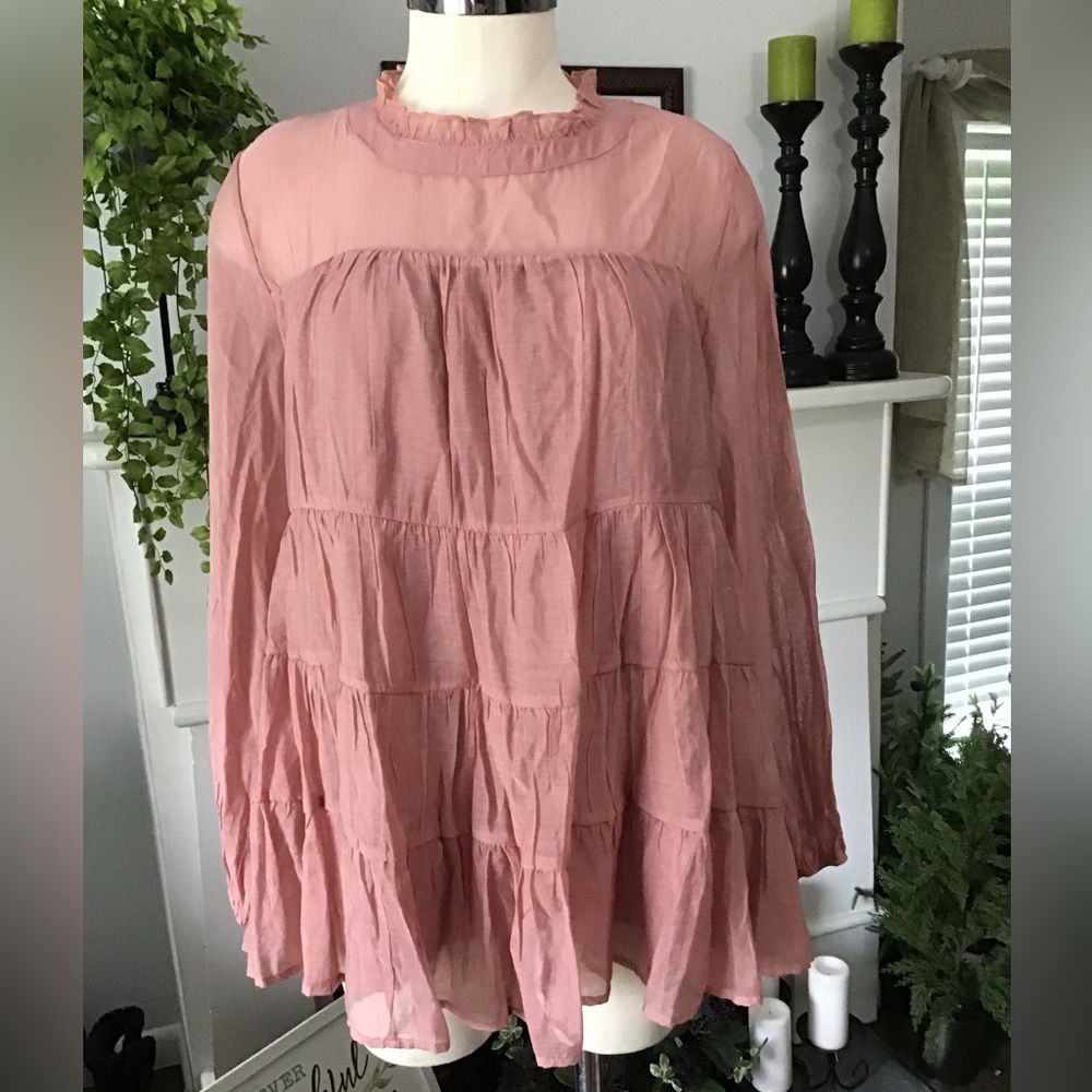 Women's Mauve Tiered Long-Sleeve Ruffle Top. NWT